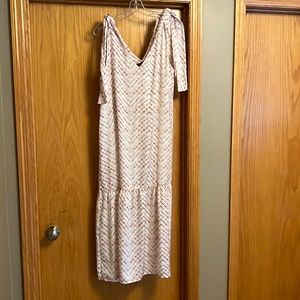 Perfect warm weather, cute, airy, pink, gray, white,Banana Republic maxi.